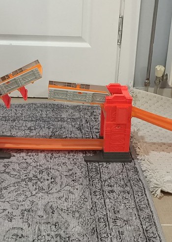 Hot Wheels OtomatikAçılır Kapanır Köprü Fırlatmalı Rampalı Oynck - Görsel 3