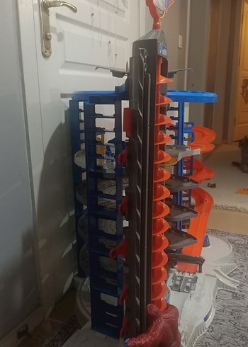 Hot Wheels Ultimate Garaj Dev Kule, Motorlu Asansör - Görsel 6