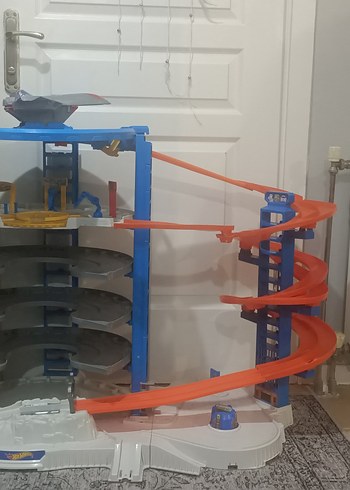 Hot Wheels Ultimate Garaj Dev Kule, Motorlu Asansör - Görsel 9