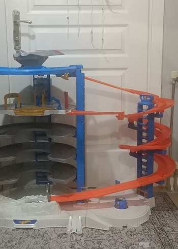 Hot Wheels Ultimate Garaj Dev Kule, Motorlu Asansör - Görsel 10