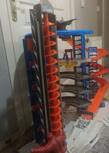 Hot Wheels Ultimate Garaj Dev Kule, Motorlu Asansör - Görsel 5