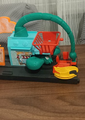 Hot Wheels Dinazor (Triceratops) ve  Akrep seti - Görsel 4