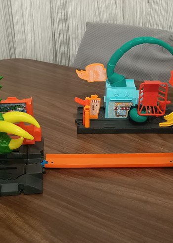 Hot Wheels Dinazor (Triceratops) ve  Akrep seti - Görsel 2