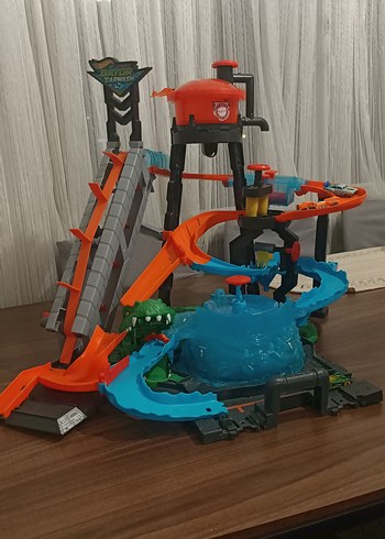 Hot Wheels Renk Değiştiren Arabalar Timsah Oyun Seti - Görsel 4