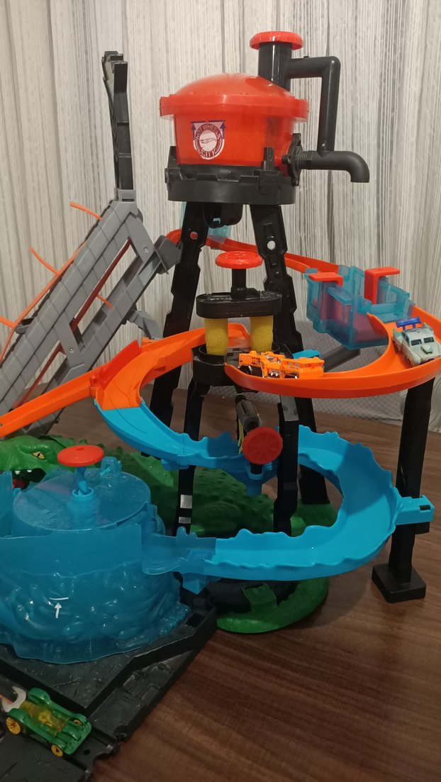 Hot Wheels Renk Değiştiren Arabalar Timsah Oyun Seti - Görsel 3