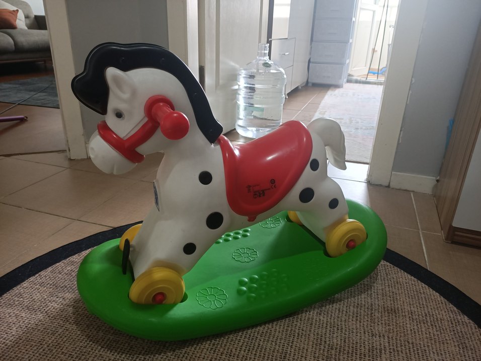 Renkli Sallanan At Oyuncak - Görsel 2