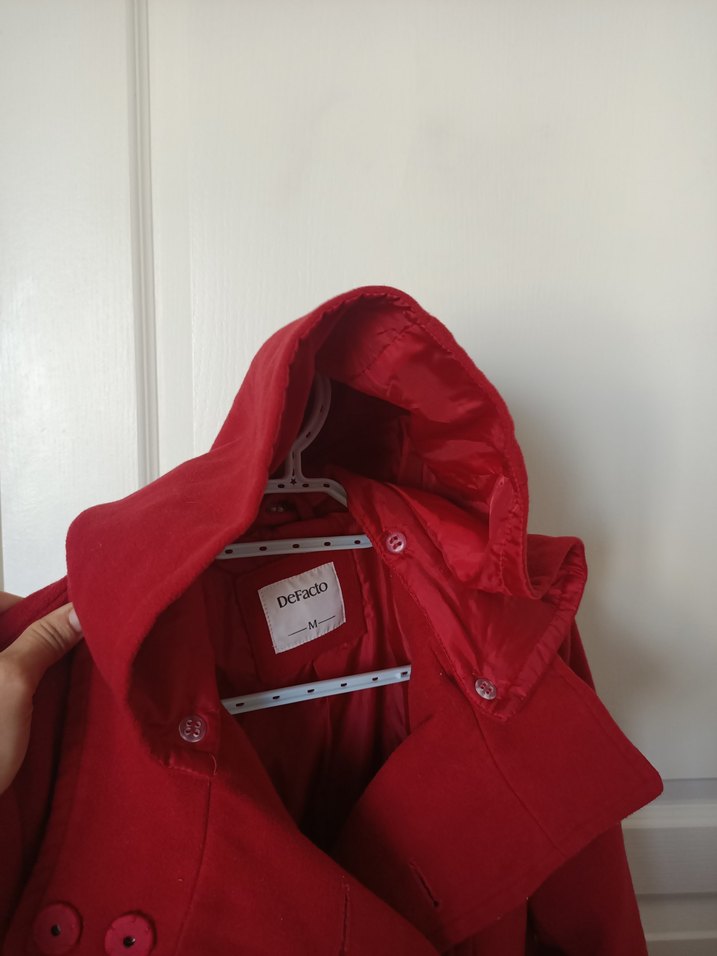 Kapüşonlu Kırmızı Kadın Kaban - Görsel 4