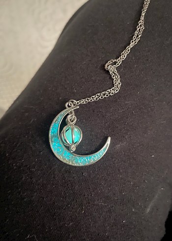 Karanlıkta parlayan ay kolye - Görsel 2