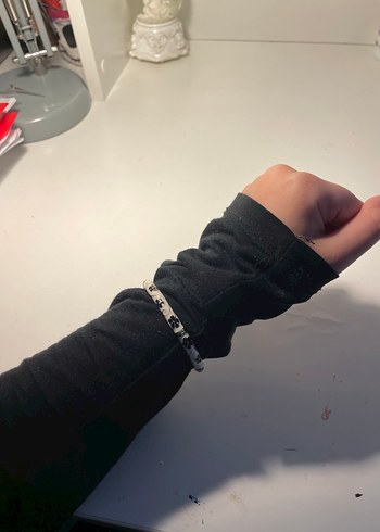 Siyah çiçekli kelepçe bileklik - Görsel 2