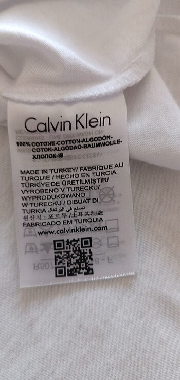 l Beden Calvin Klein tişört