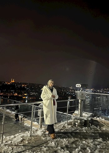 Beyaz Uzun Peluş Kadın Kaban - Görsel 3