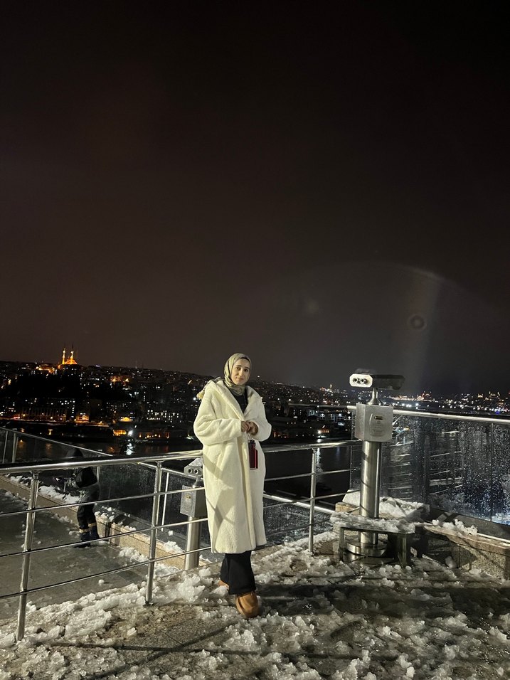 Beyaz Uzun Peluş Kadın Kaban - Görsel 3