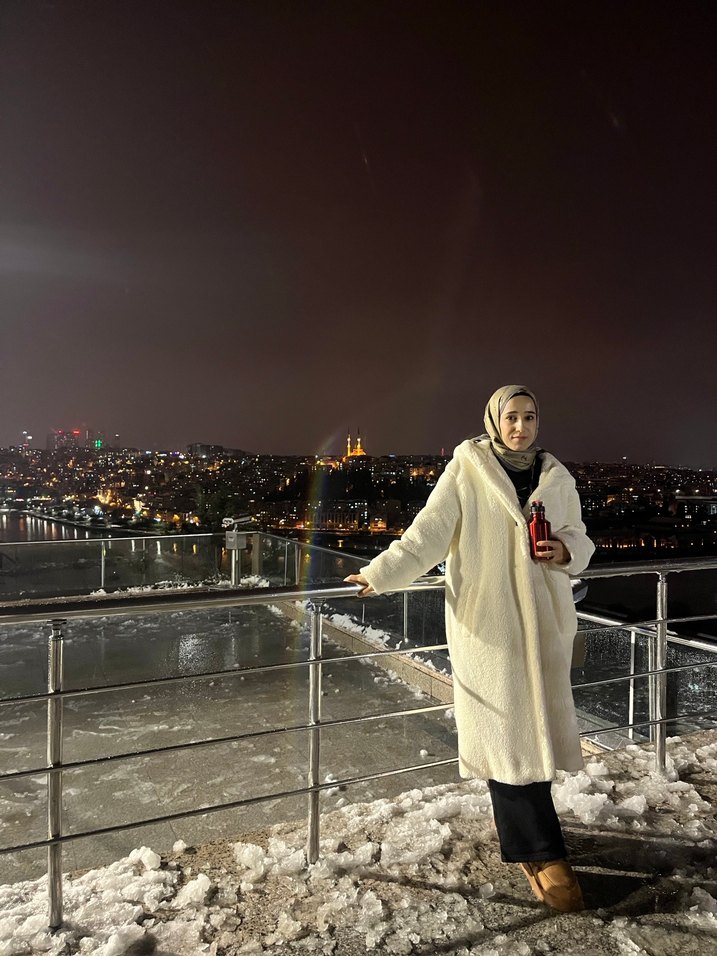 Beyaz Uzun Peluş Kadın Kaban - Görsel 2