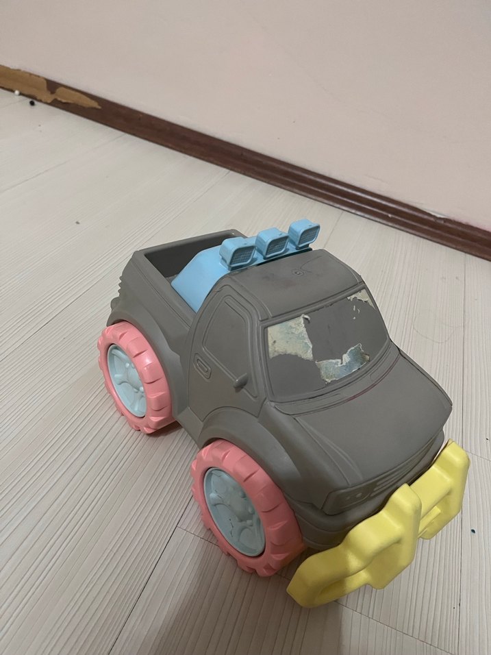 Gri Oyuncak Araba Büyük Tekerlekli - Görsel 3