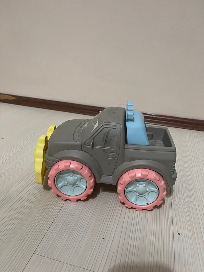 Gri Oyuncak Araba Büyük Tekerlekli - Görsel 4