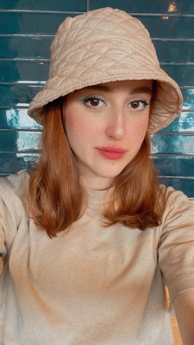 Siyah ve Bej Kadın Şapka - Görsel 2