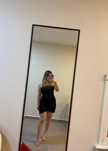 Siyah Mini Straplez Kürk Detaylı Abiye Elbise - Görsel 3