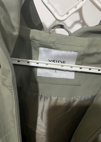 Kapüşonlu kadın yağmurluk - Görsel 2