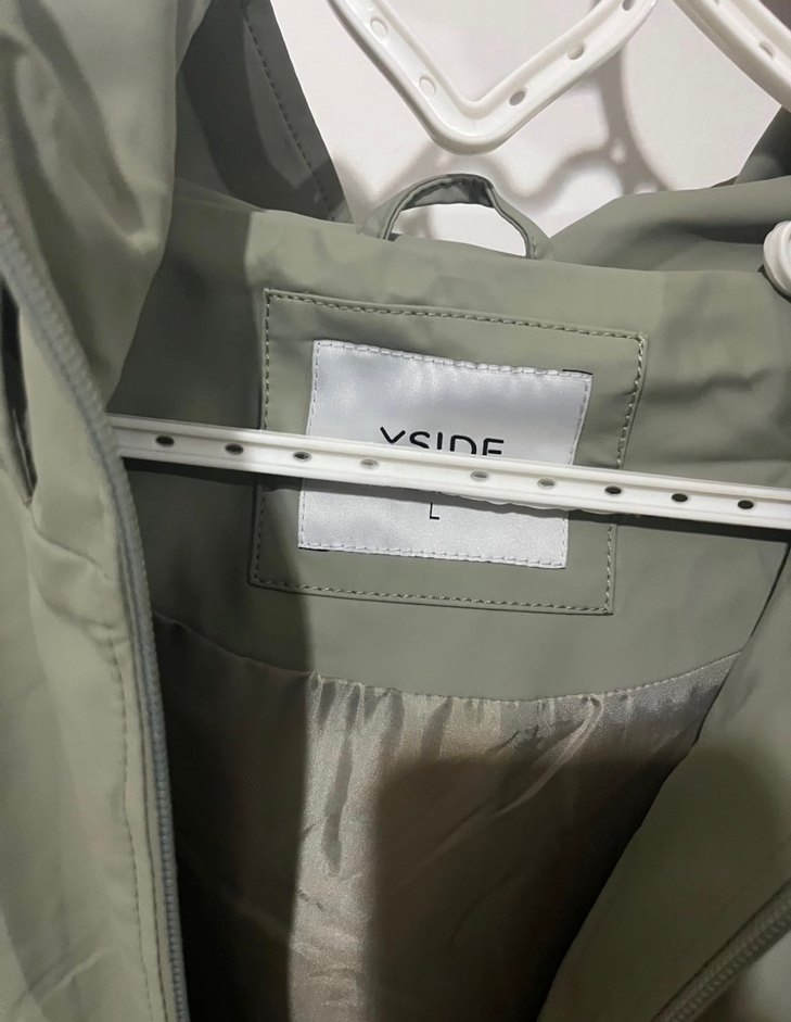 Kapüşonlu kadın yağmurluk - Görsel 2