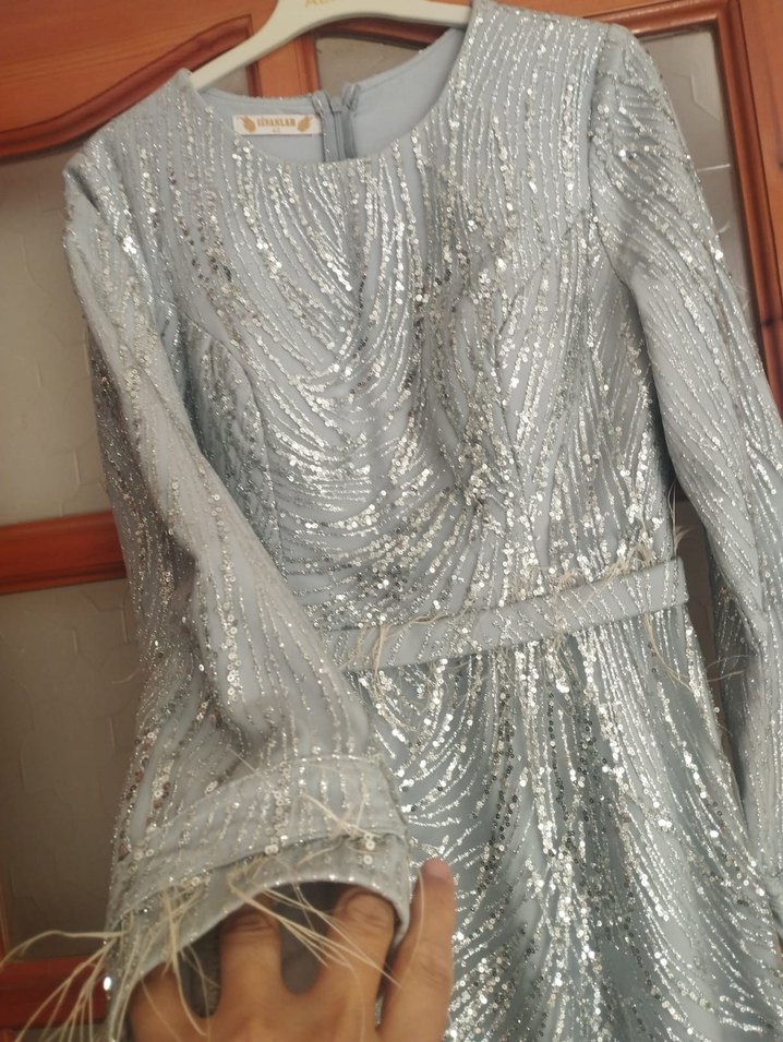 Uzun Gri Nakışlı Drapeli Abiye Elbise - Görsel 2