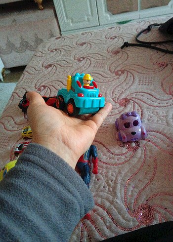 Renkli Oyuncak Araba - Görsel 2