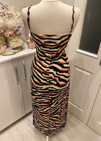 42 Beden Siyah ve turuncu tonları ,Zebra Desenli Uzun İnce Elbise