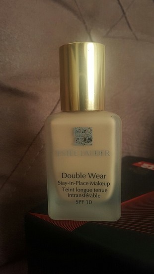 este Lauder double wear fondöten 