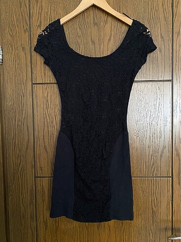 Bershka Siyah elbise
