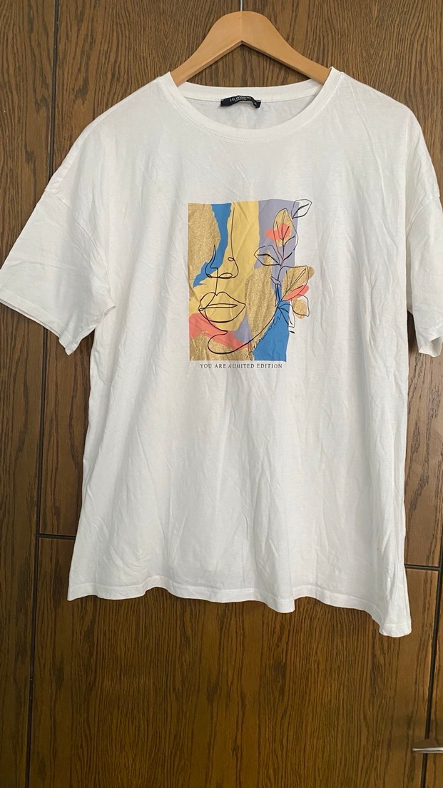 Beyaz Baskılı Kadın Kısa Kollu Tişört - Görsel 2