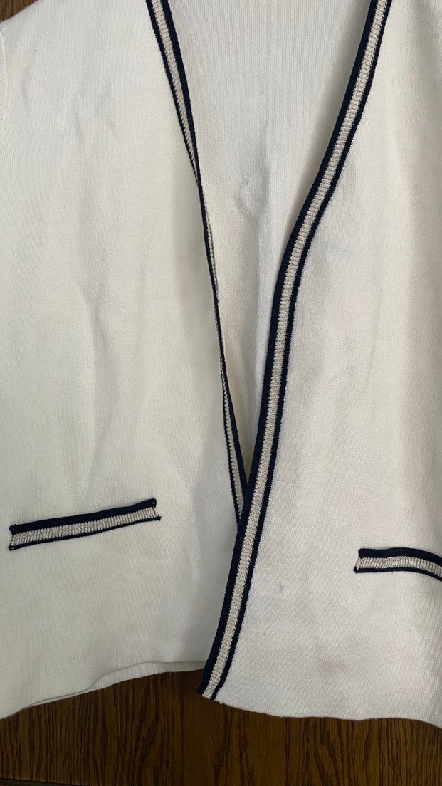 Beyaz Düğmeli Kadın Hırka - Görsel 3