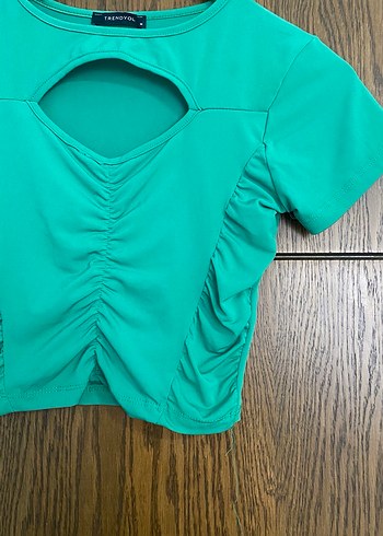 Kısa Kollu Turkuaz Crop Top - Görsel 3