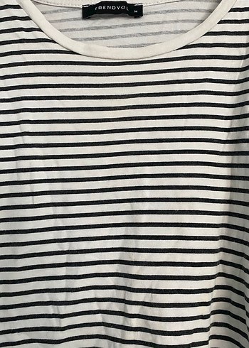 Kadın Beyaz Siyah Çizgili Kısa Kollu Tişört - Görsel 3