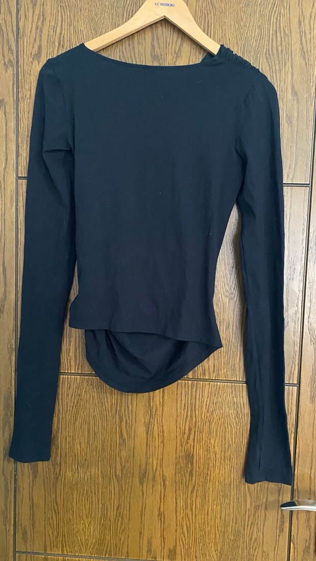 Kadın Siyah Uzun Kollu Drapeli parmak geçirmeli Bluz - Görsel 4