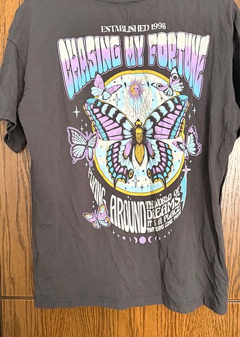 Siyah Baskılı Kadın Tişört - Görsel 3