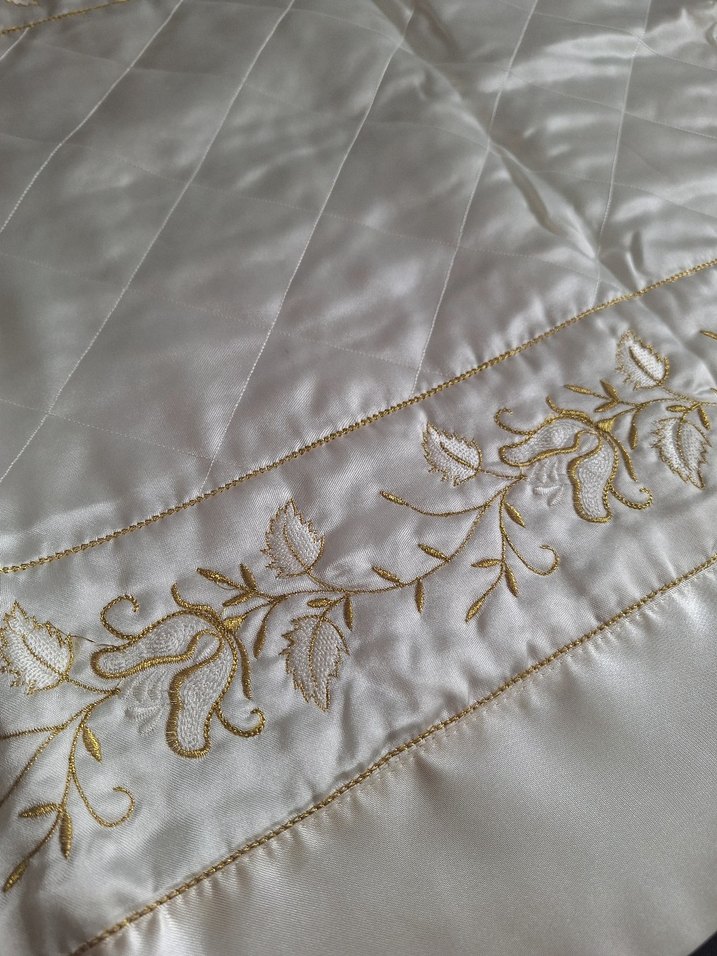 Nakışlı Parlak Beyaz Seccade - Görsel 3