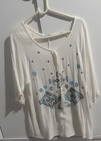 Nakışlı bluz
