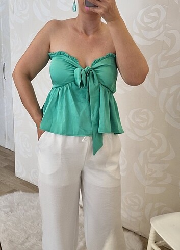 Bel gipeli yesil saten bluz