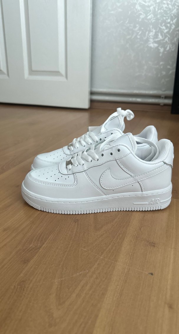 Nike Air Force 1 Beyaz Spor Ayakkabı — görsel 3/7