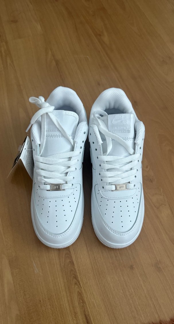Nike Air Force 1 Beyaz Spor Ayakkabı — görsel 2/7