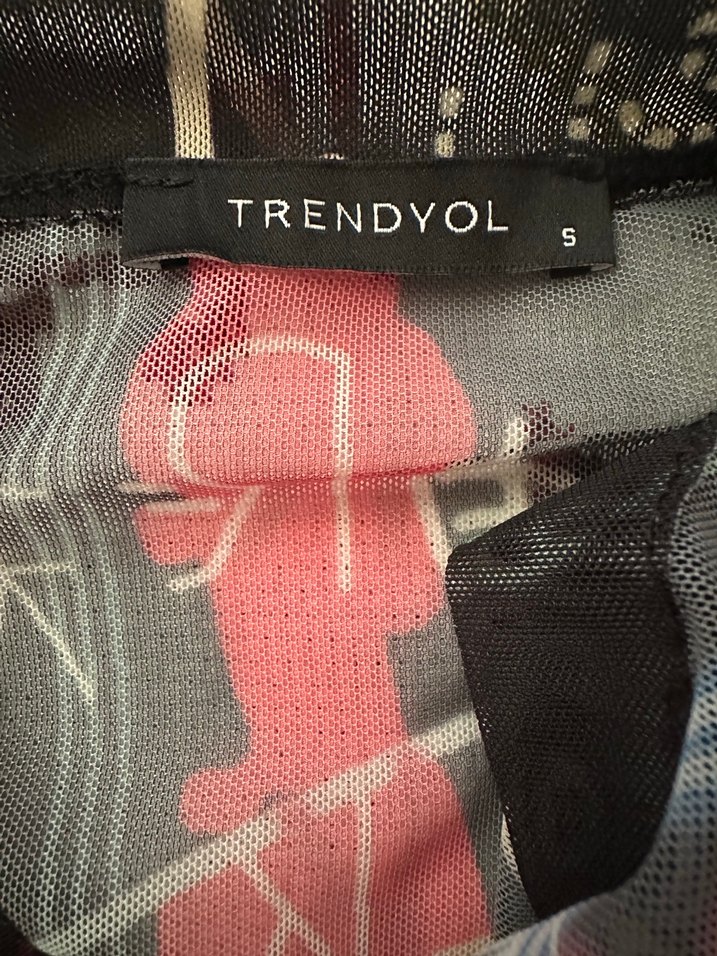 Neon Tokyo Baskılı Siyah Kısa Kollu Tişört — görsel 3/5