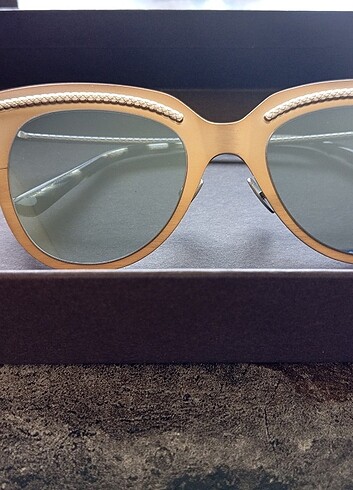  Beden Bottega Veneta sun glasses