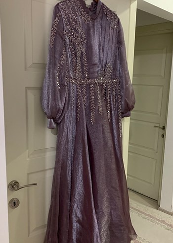 Mor Nakışlı Uzun tesettür abiye - Görsel 4