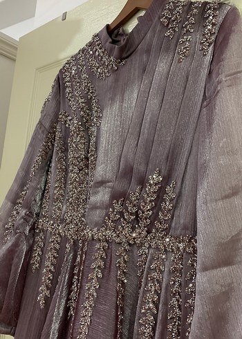 Mor Nakışlı Uzun tesettür abiye - Görsel 2