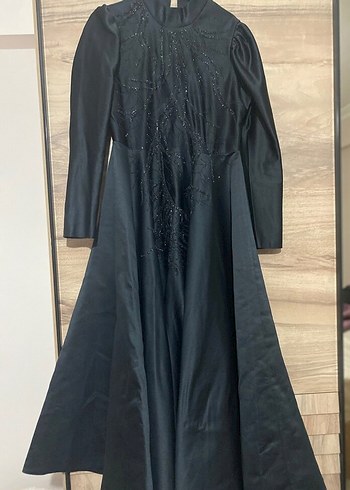 Uzun Siyah Nakışlı Gotik Abiye Elbise