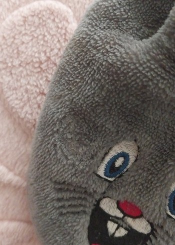 Gri Kız Çocuk Kürklü Nakışlı Ev Terliği - Görsel 5