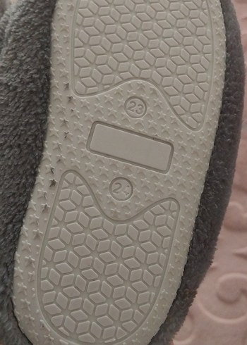 Gri Kız Çocuk Kürklü Nakışlı Ev Terliği - Görsel 4