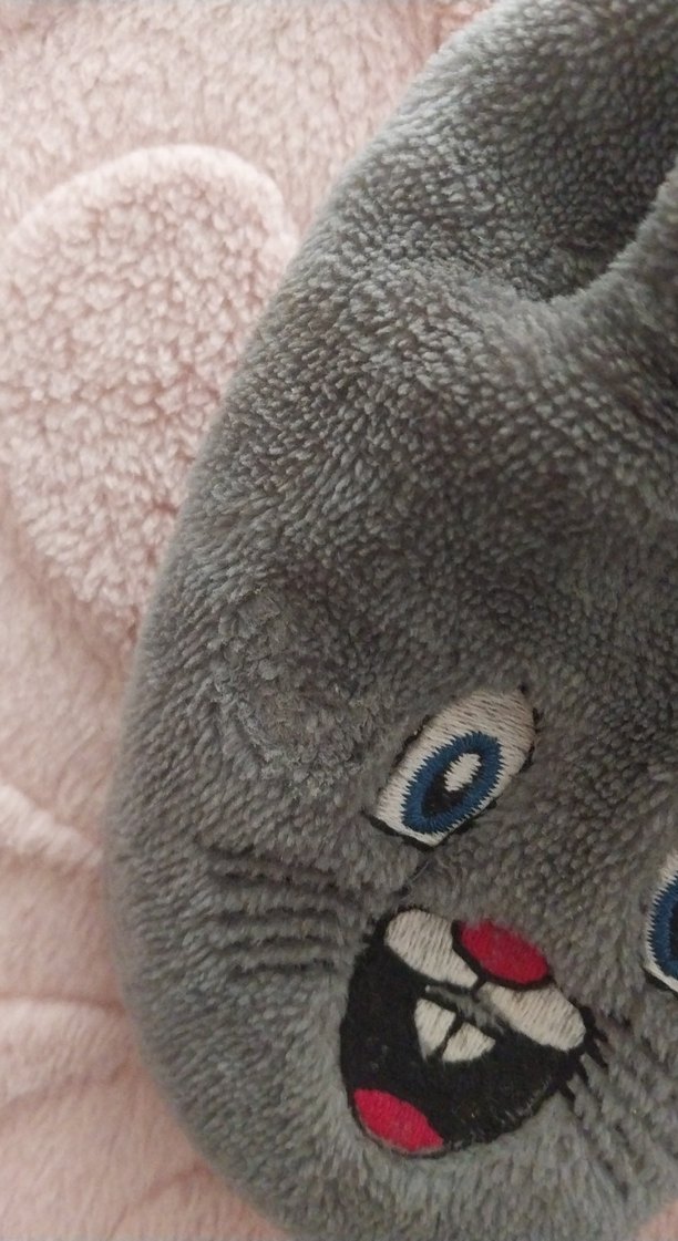 Gri Kız Çocuk Kürklü Nakışlı Ev Terliği - Görsel 5