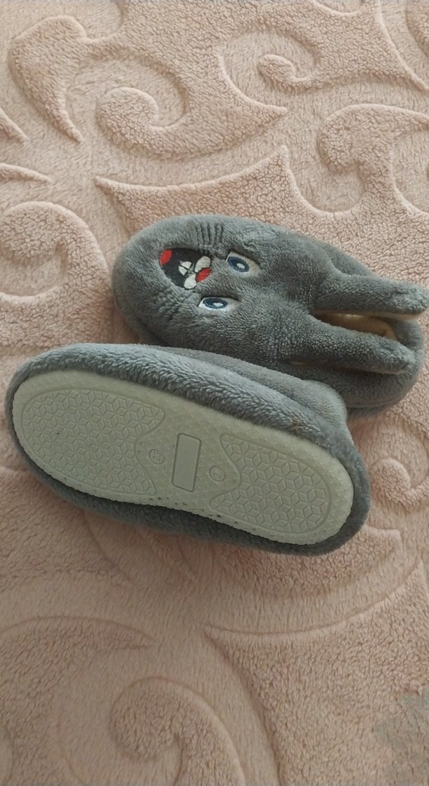 Gri Kız Çocuk Kürklü Nakışlı Ev Terliği - Görsel 2