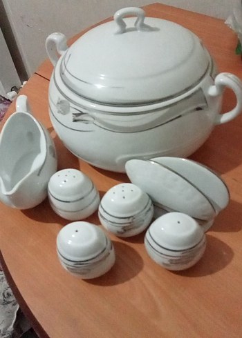 Beyaz ve Gri Desenli Sofra Takımı - Görsel 4