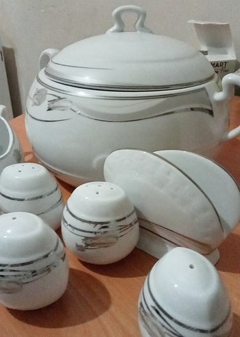 Beyaz ve Gri Desenli Sofra Takımı - Görsel 3